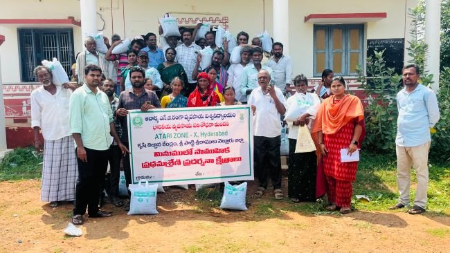 మినుము సాగులో సమగ్ర పంట యాజమాన్యంపై శిక్షణా కార్యక్రమం