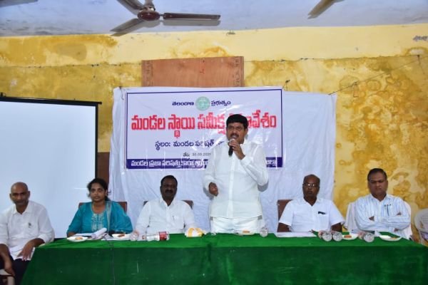 లబ్ధిదారుల నుంచి డబ్బులు వసూలు చేస్తే కఠిన చర్యలు