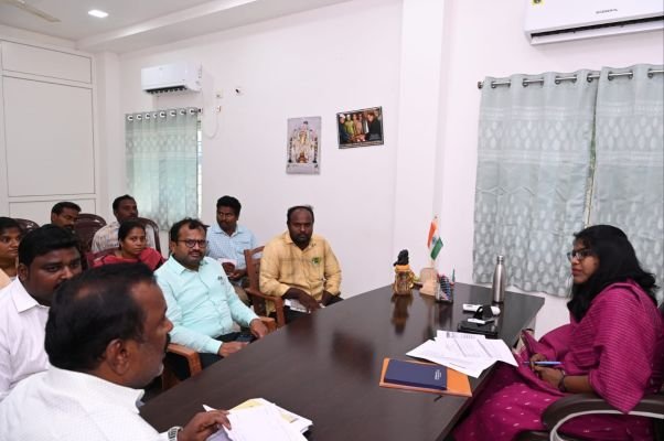 పారిశుద్ధ్య  నిర్వహణలో నిర్లక్ష్యం వహించే సిబ్బందిపై చర్యలు తీసుకుంటాం జిల్లా కలెక్టర్ కె. వెట్రిసెల్వి 