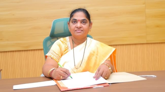 డి ఆర్ ఓ గా బాధ్యతలు చేపట్టిన ఎం. శ్రీదేవి.