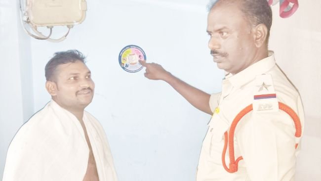పలు గ్రామాలలో   "" ఇంటింటికి మన్యం పోలీస్  """