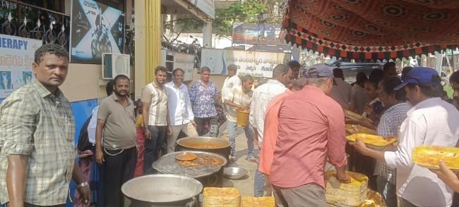 కొత్తవలసలో భారీ అన్న సమారాధనలు.