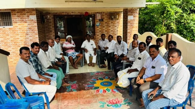మాజీ ఎంపీటీసీ, సర్పంచ్ చిన్న శ్రీను వెంట కార్యకర్త లoతా బొత్స వెంటే 