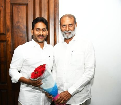 జగనన్న ను కలిసిన మురారి 