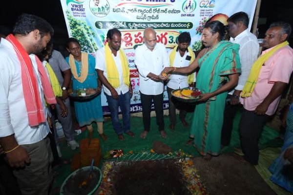 పల్లె పండుగ–3.0లో భాగంగా శంకుస్థాపన చేసిన ఎమ్మెల్యే యార్లగడ్డ.