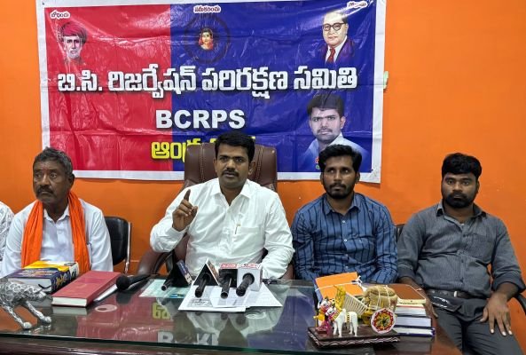 న్యాయవాదుల రక్షణ చట్టాన్ని తక్షణం అమలు చేయాలి.. సాకే నరేష్ 