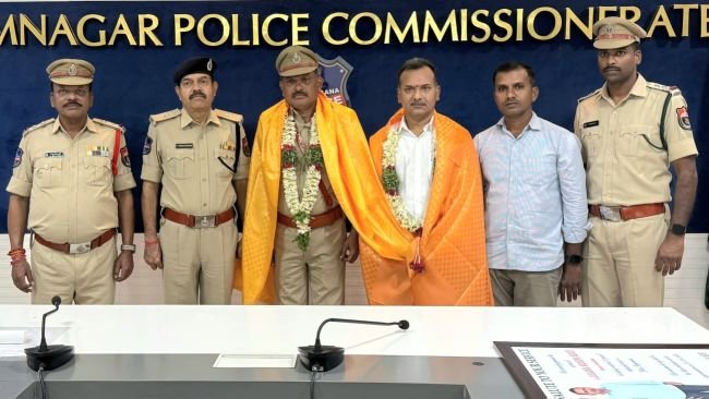 37 ఏళ్ల పోలీస్‌ సేవలకు వీడ్కోలు – రిటైర్డ్‌ పోలీసు అధికారులకు సన్మానం