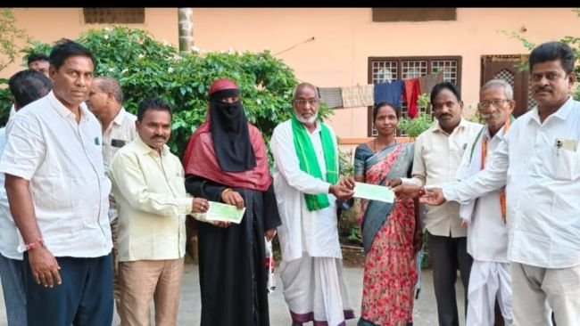 లబ్ధిదారులకు కల్యాణ లక్ష్మి చెక్కుల పంపిణీ 