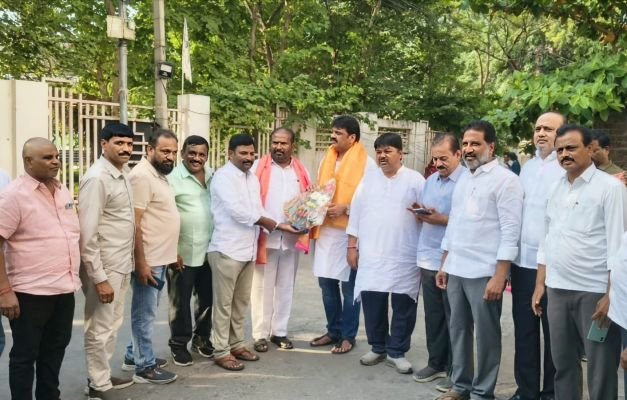 పీసీసీ అధ్యక్షుడినీ కలిసిన SWU నాయకులు ....