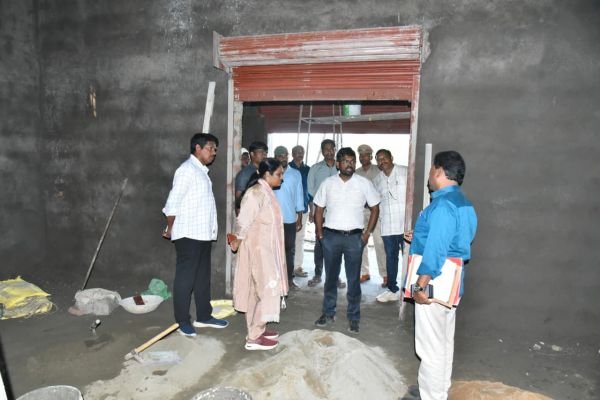 డ్రగ్స్‌ నిల్వ భవన నిర్మాణ పనుల పరిశీలన
