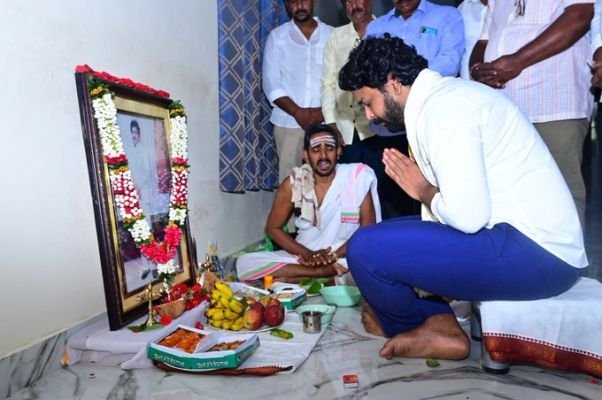  దివంగత లోక్‌సభ మాజీ స్పీకర్ జీఎంసీ బాలయోగి 75వ జయంతి:  కుటుంబ సభ్యుల సమక్షంలో ఘనంగా పూజా కార్యక్రమాలు