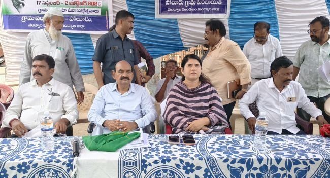'స్వచ్ఛతే సేవ’ పక్షోత్సవాల్లో పాల్గొన్న రాష్ట్ర న్యాయ, మైనారిటీ సంక్షేమ శాఖ మంత్రి ఫరూక్, జిల్లా కలెక్టర్ రాజకుమారి గణియా