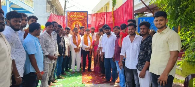 దసరా ఉత్సవాల్లో భాగంగా కర్ర పూజ కార్యక్రమంలో పాల్గొన్న ఎమ్మెల్యే