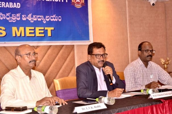 డా  బి.ఆర్. అంబేడ్కర్ ఓపెన్ యూనివర్సిటీ 27 వ స్నాతకోత్సవం
