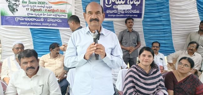 అర్హత కలిగిన ప్రతి ఒక్కరికీ ప్రభుత్వ సంక్షేమ పథకాలు - మంత్రి ఫరూఖ్, కలెక్టర్  రాజకుమారి గణియా
