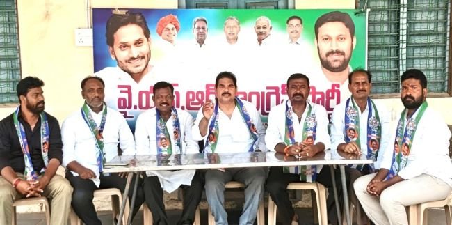 కడప జిల్లా ఇన్చార్జి మంత్రి వ్యాఖ్యలు హాస్యాస్పదం