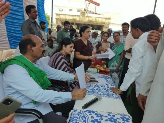 ప్రజా సమస్యల పరిష్కారమే ప్రభుత్వ ధ్యేయం: మంత్రి ఎన్‌ఎండి ఫరూక్, జిల్లా కలెక్టర్ రాజకుమారి