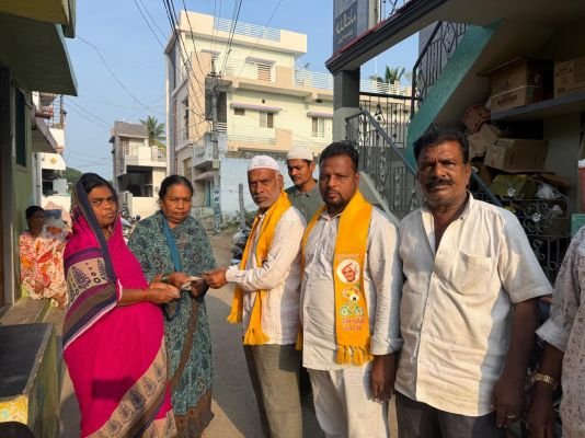 పెన్షన్ పంపిణీ కార్యక్రమంలో పాల్గొన్న రాష్ట్ర కార్యవర్గ సభ్యులు ఇబ్రహీం!