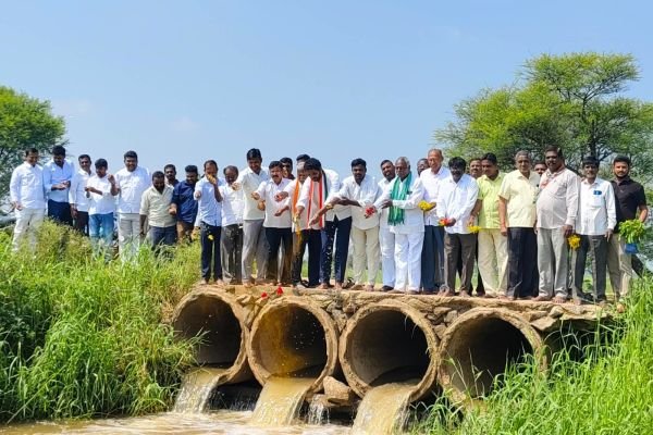చేర్యాల పెద్ద చెరువుకు గోదావరి జలాలు. కాంగ్రెస్ ఆధ్వర్యంలో ప్రత్యేక పూజలు