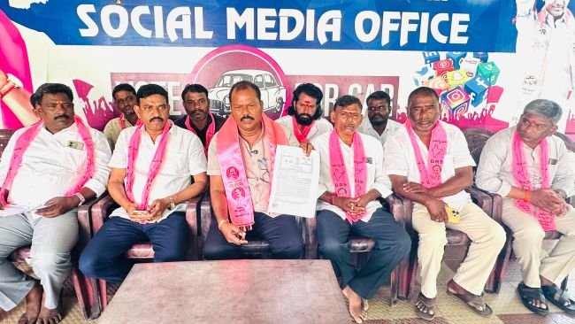 డబుల్ బెడ్‌రూమ్ ఇళ్ల ఎంపికలో పారదర్శకత ఏది,అసంపూర్తి ఇళ్లను హడావుడిగా కేటాయించడం సరికాదు — కౌన్సిలర్ తిమ్మాజిపేట్ పాండు