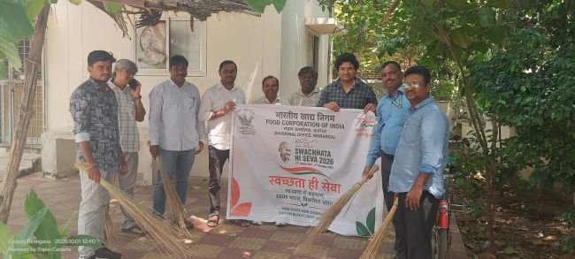 కాజీపేట లో ఎఫ్ సి ఐ ఉద్యోగుల శ్రమదానం