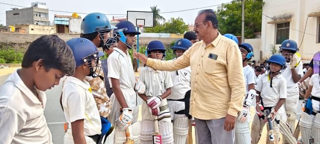 ఉరవకొండలో ఆర్‌డిటి గ్రామీణ క్రికెట్ ప్రతిభాన్వేషణ