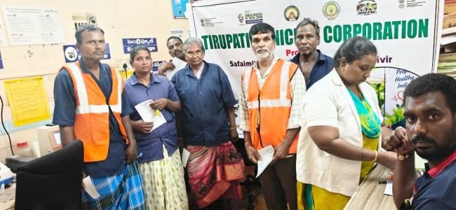  పారిశుధ్య కార్మికులకు ఉచిత వైద్య పరీక్షలు.