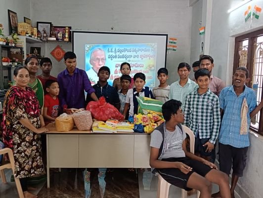 సత్యనారాయణ జ్ఞాపకార్థం దివ్యాంగులకు నిత్యావసర వస్తువుల పంపిణీ.