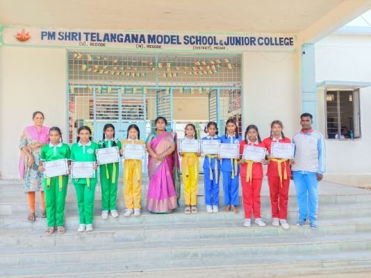 రాష్ట్ర స్థాయి కుంగ్-  ఫూ కరాటే లో ప్రతిభ కనబరిచిన  విద్యార్థినీయులు