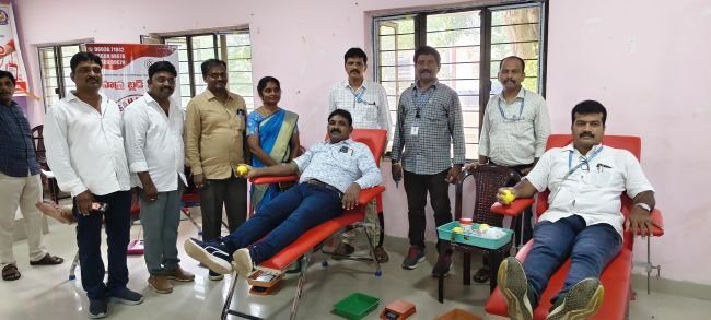 మానవతా స్ఫూర్తితో రక్తదానం