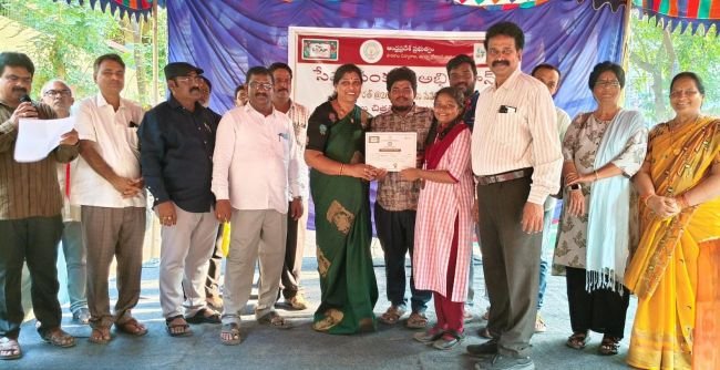 జిల్లాస్థాయి వాకృత్వ పోటీల్లో మండపేట విద్యార్థులు ప్రతిభ