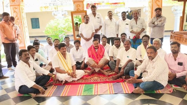 వేణుగోపాల స్వామి ఆలయంలో పూజల్లో పాల్గొన్న వైఎస్ఆర్సిపి నేత వడ్డీ రఘురాం