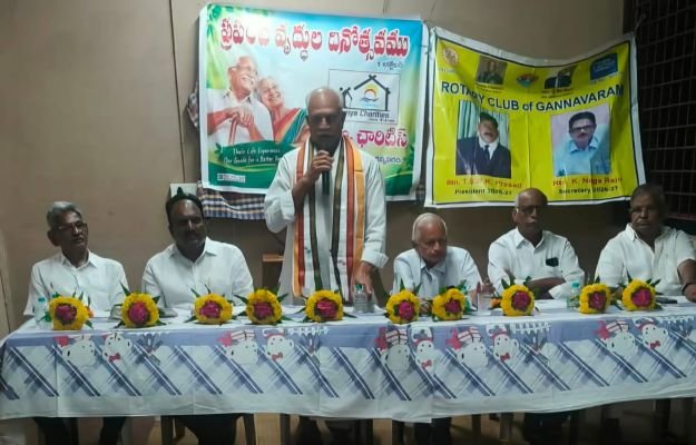 వృద్ధులను గౌరవించడం మన బాధ్యత  చిన్నఅవుటపల్లిలో ప్రపంచ వృద్ధుల దినోత్సవం.