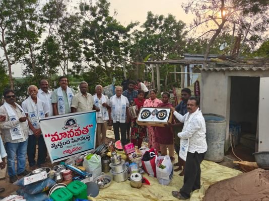 అగ్ని ప్రమాద బాధిత కుటుంబానికి మానవతా చేయూత