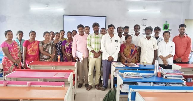 అందరి సహకారంతో పాఠశాల అభివృద్ధికి కృషి 