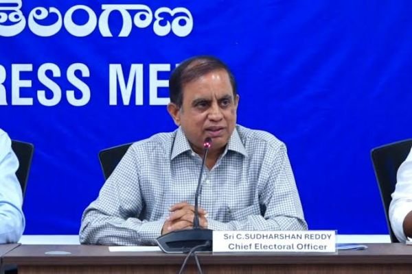 నోటీసులు అందుకున్న ఓటర్ల వద్దకే బిఎల్ఓలు.. సీఈవో సుదర్శన్ రెడ్డి కీలక ప్రకటన