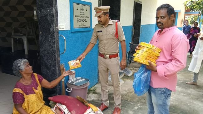 వృద్ధుల హక్కులను కాపాడటం మన బాధ్యత