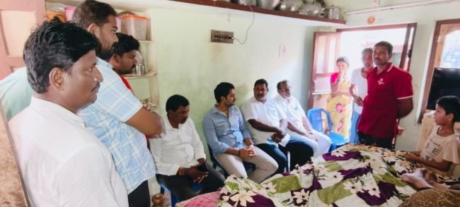 మృతుల కుటుంబాలను పరామర్శించిన డాక్టర్ ధర్మాన కృష్ణ చైతన్య..