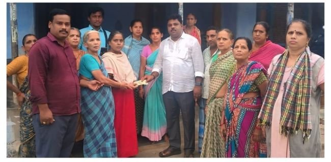 పేదలకు ఎన్టీఆర్‌ భరోసా పింఛన్లు అండ