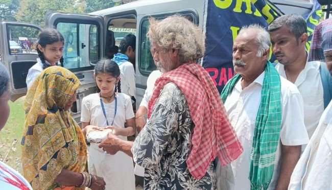 పాకెట్ మనీ పొదుపే సేవా మార్గం.