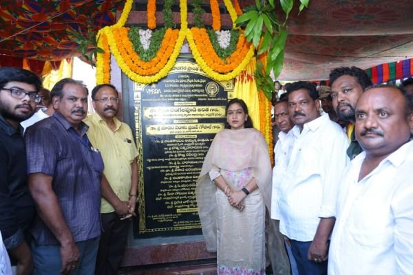 పాయకరావుపేట మెయిన్‌రోడ్‌ విస్తరణ పనులకు శంకుస్థాపన.