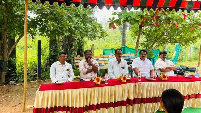రోడ్డు విస్తరణ మట్టి ప్రైవేట్ లేఅవుట్‌కు తరలింపుపై ఆరోపణలు