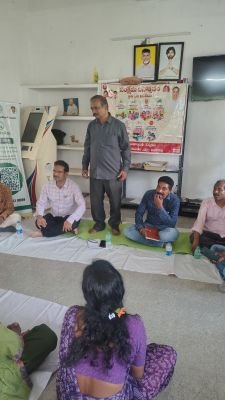 పరిపాలనలో  లోటుపాట్లు ఉంటే తెలియజేయాలి