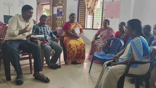 డ్వాక్రా గ్రూప్ ప్రెసిడెంట్ 13 లక్షల అవినీతి స్కాం