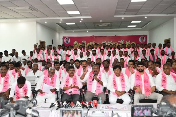 కెసిఆర్ కేటీఆర్ లపై వ్యక్తిగత విమర్శలే.. 
