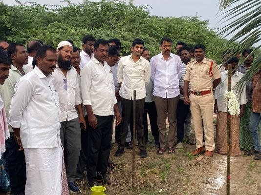 పల్లె పండుగ 3.0కు శ్రీకారం  రూ.2.56 కోట్ల అభివృద్ధి పనులకు భూమిపూజ చేసిన ఎమ్మెల్యే జె.సి. అష్మిత్ రెడ్డి