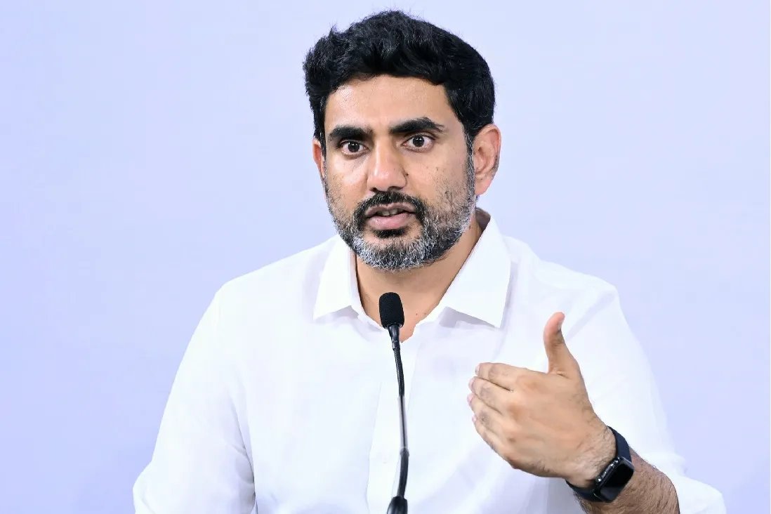 నెల రోజుల్లో డీఎస్సీ 2.0 నోటిఫికేషన్‌‌.. విద్యాశాఖ సమీక్షలో మంత్రి లోకేష్ ఆదేశం
