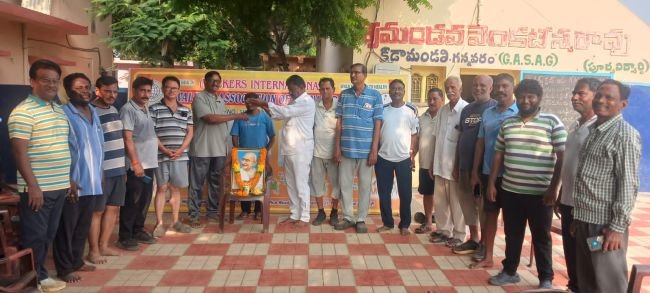 గన్నవరం వాకర్స్ ఆధ్వర్యంలో ఘనంగా గాంధీ, శాస్త్రి జయంతి వేడుకలు.