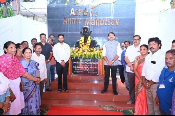*మహాత్మా గాంధీ ఆశయాలు శిరోధార్యం*  *జిల్లా కలెక్టర్ ఎస్. రాంసుందర్ రెడ్డి*
