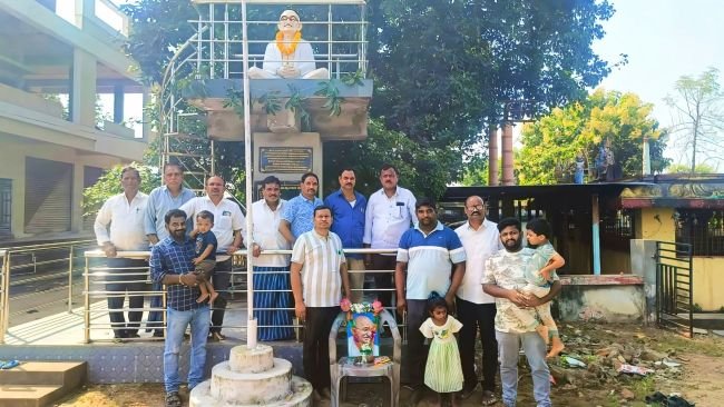 గాంధీజీ ఆశయాల సాధనకు కృషి చేయాలి
